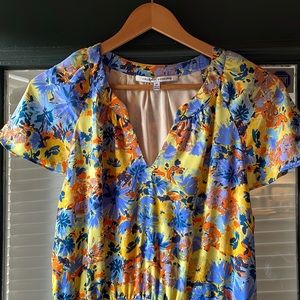 EUC flowered MIDI dress; perfect for that summer event.  Super comfortable